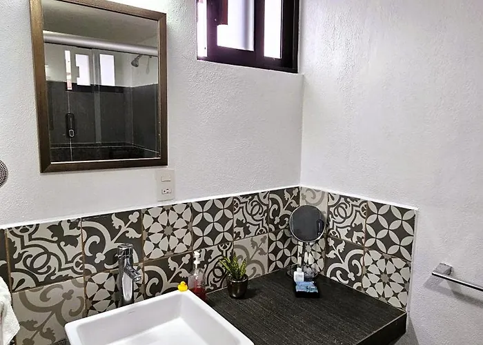 S01 King Size Premium Frente Al Tec Cem Con Cocineta Wifi Balcon Parking Terraza Apartment